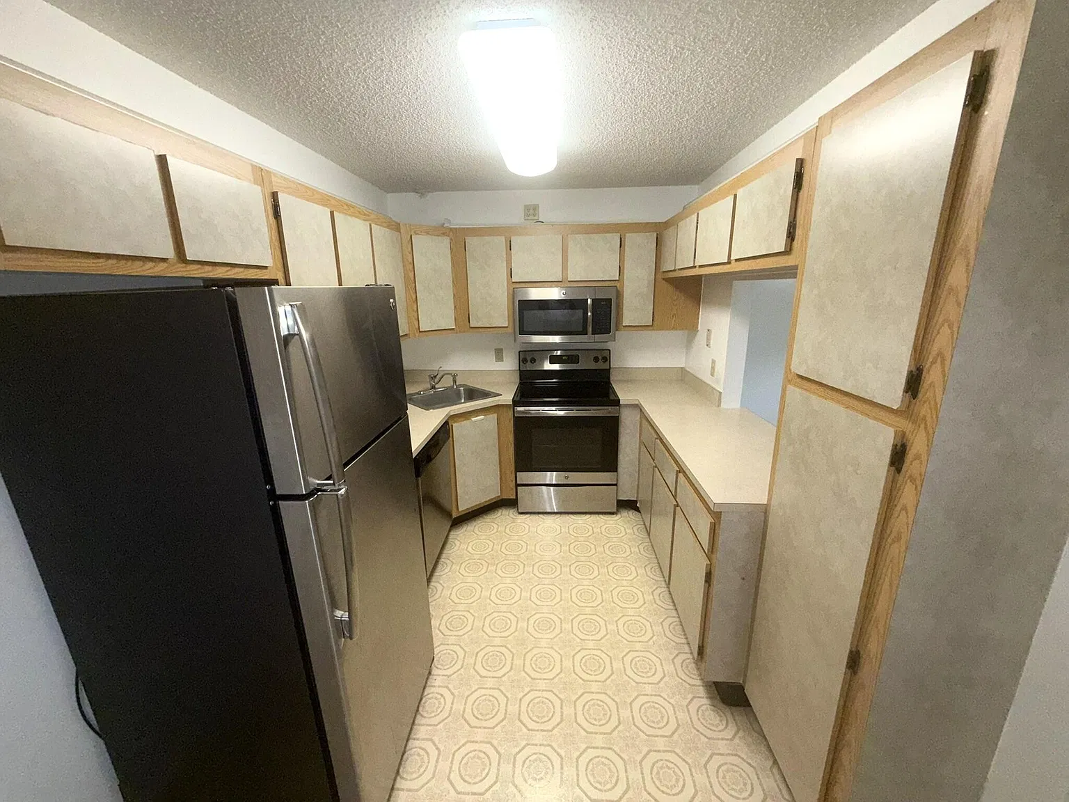 3676 Alder Dr — Photo 2