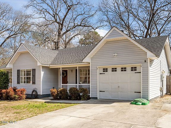 2nd image of 109 Carriage Hills Court
