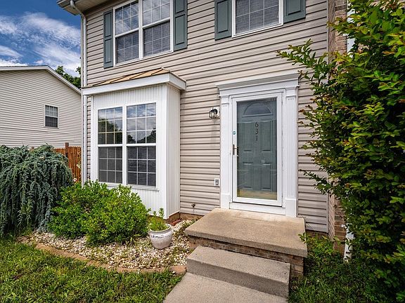 3rd image of 631 Stonewall Dr