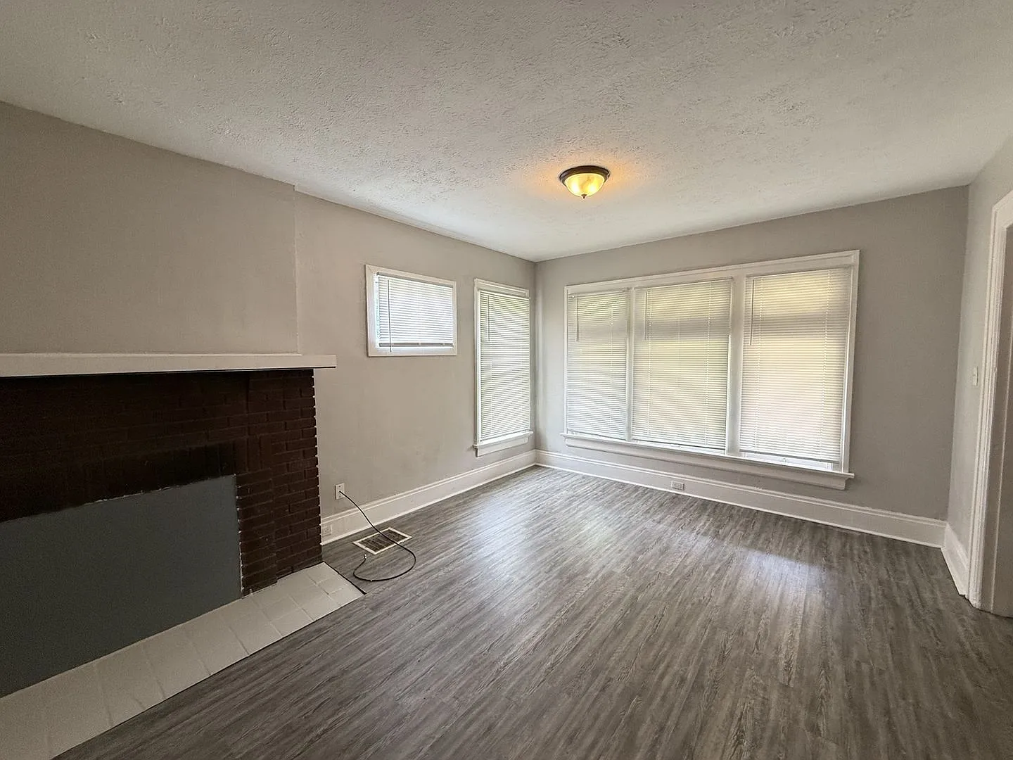 Spacious 4BR / 2BA House in Dayton — Photo 3