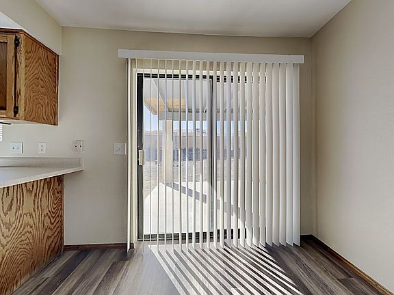 3rd image of 2570 Barranca Dr