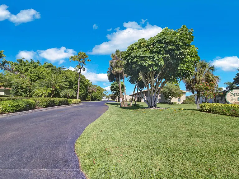 145 Cypress Way E #D-4 — Photo 30