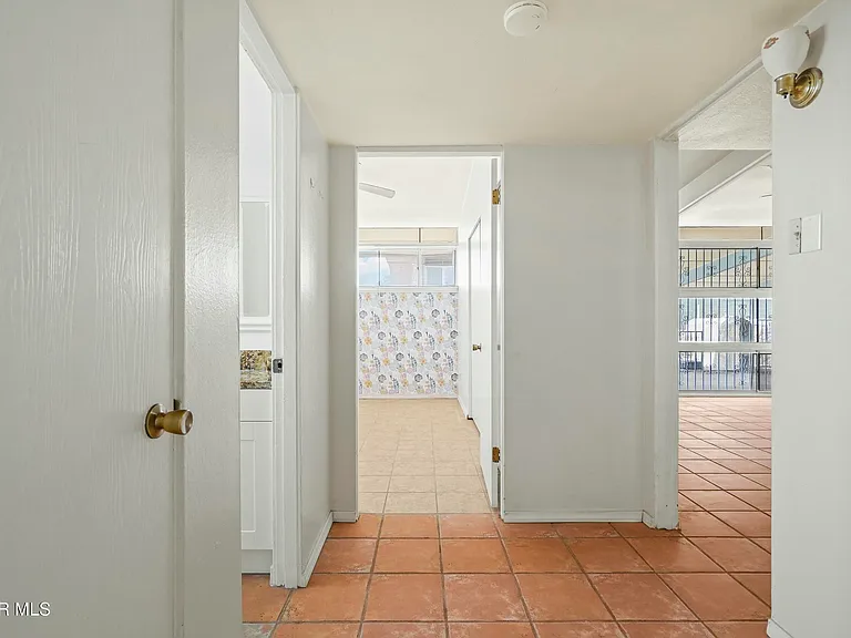 5505 Martin Ln — Photo 9