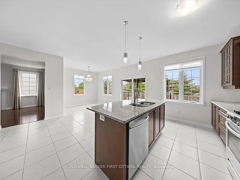 118 Culloden Cres — Photo 11