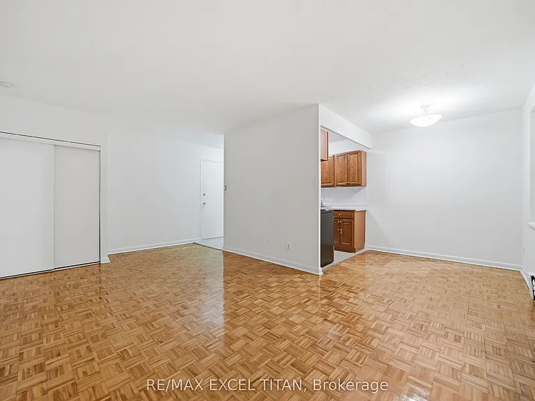 2895 Bathurst St #107 — Photo 10