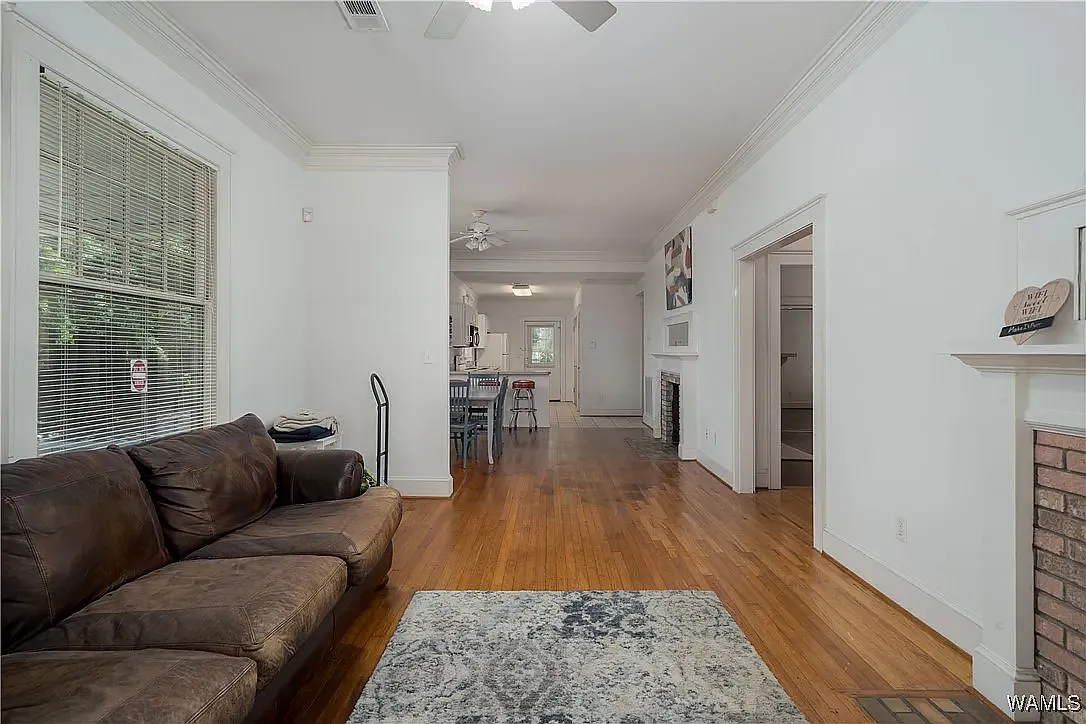 3 bed, 1488 sqft, $3,650 — Photo 4