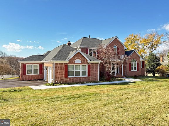 5th image of 1300 Pinstripe Ct