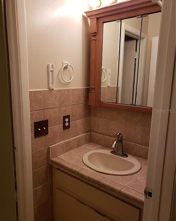 1st image of 712 Regent Circle North Cres