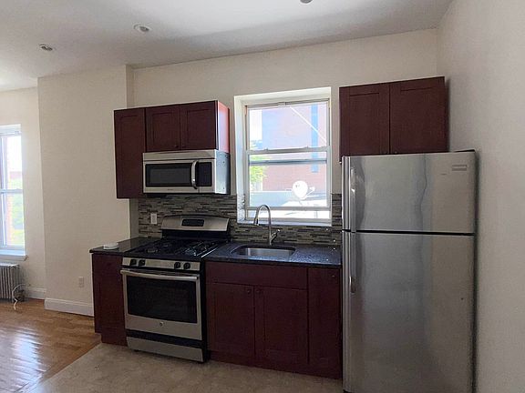 3rd image of 305 Clarkson Ave APT 8
