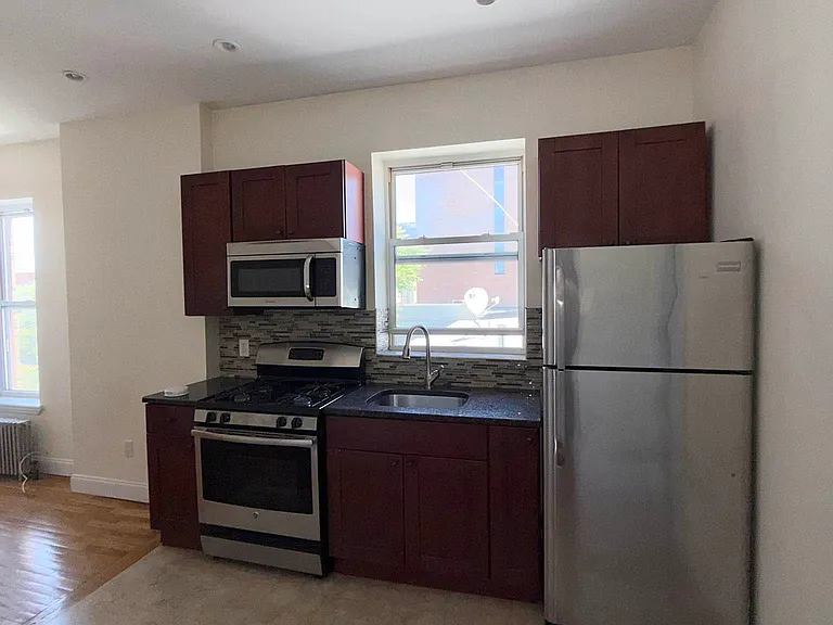 305 Clarkson Ave #8 — Photo 3