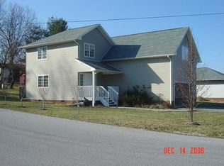 275 Auburn Dr, Christiansburg, VA 24073