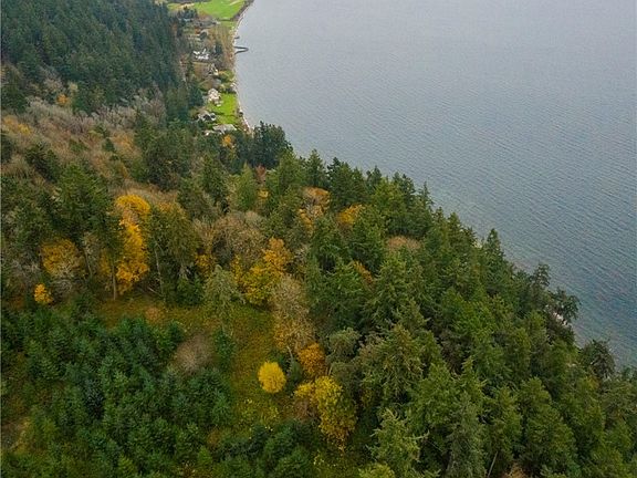 Lot boarders on Seattle Country Club land. Historic neighborhood.