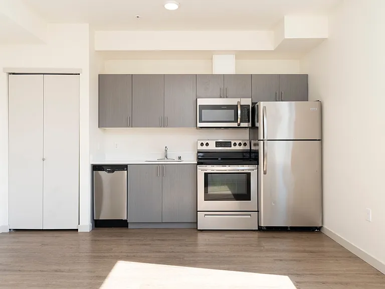 4801 Fauntleroy Apartments — Photo 13