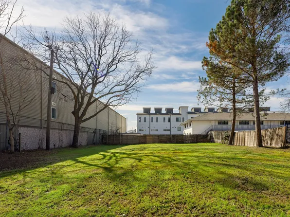 1725 N Prairie Ave, Dallas, TX 75204