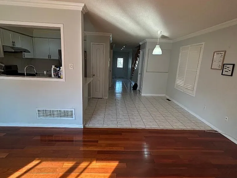52 Treasure Dr — Photo 3