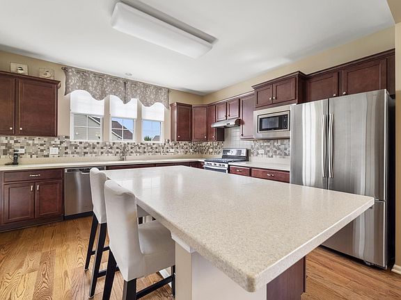 4th image of 600 Pleasant Dr