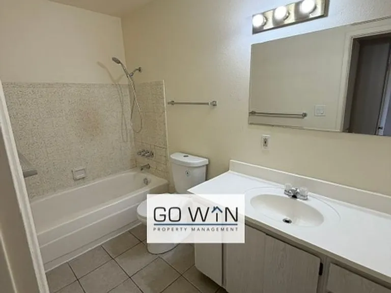 1111 E Butler Dr — Photo 7