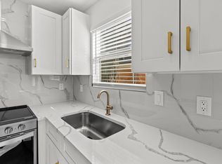 Raintree Luxury Apartments, Austin, TX 78723