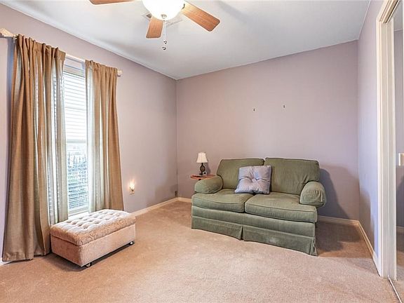 5th image of 102 Tinsley Dr