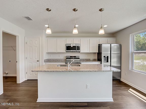5th image of 8022 SUSIE Street
