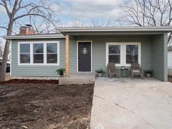 1022 Locust St, Eudora, KS 66025