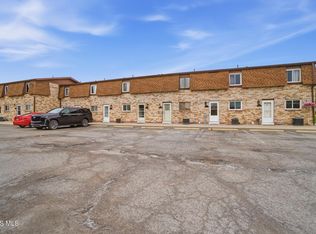 728 Fairway Dr APT 5, Wauseon, OH 43567