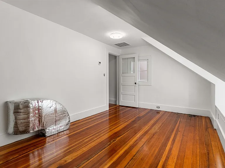 161 Highland Ave — Photo 22