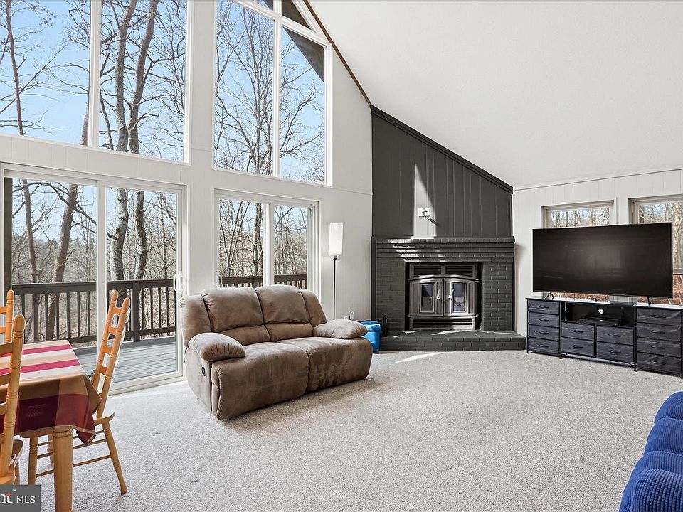 2nd image of 904 Walden Rd