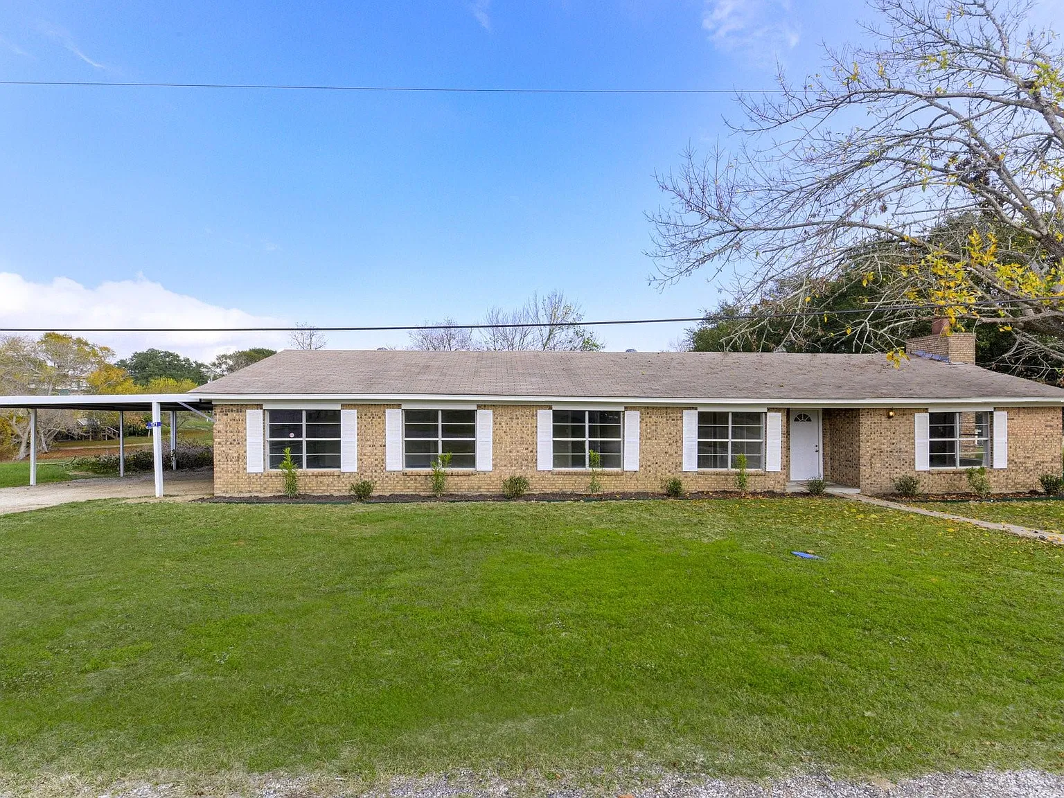 3 bed, 2.0 bath, 2036 sqft, $1,695 — Photo 4