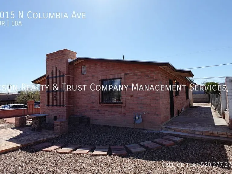 1015 N Columbia Ave — Photo 2