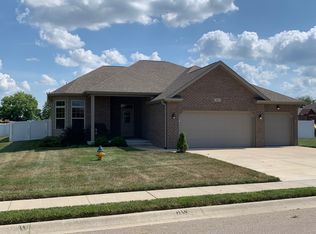 1943 Heathrow Dr, Columbus, IN