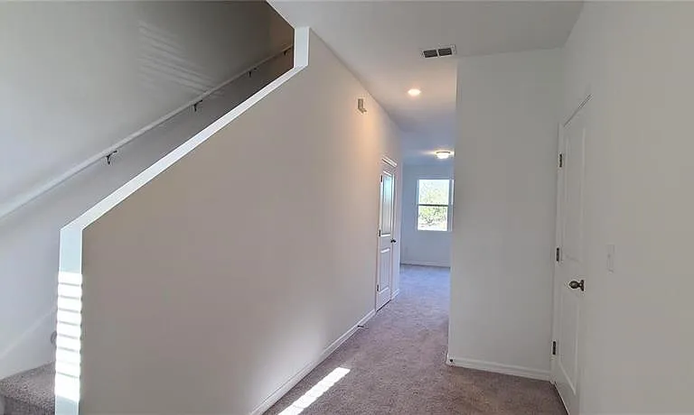 393 Madison Dr — Photo 4