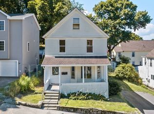 26 McKinley Rd, Worcester, MA 01605