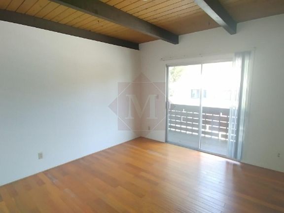 3rd image of 118 W Alamar Ave APT 4