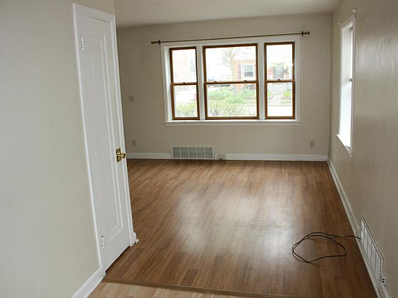 4th image of 425 W Wabash Ave