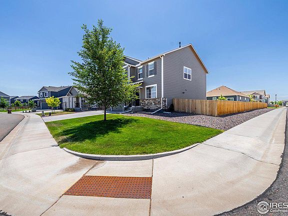 2nd image of 823 Charlton Dr