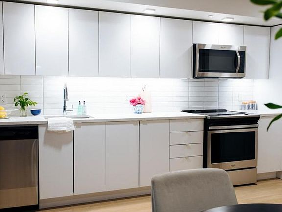 4th image of 5121 Bishop St #1162726