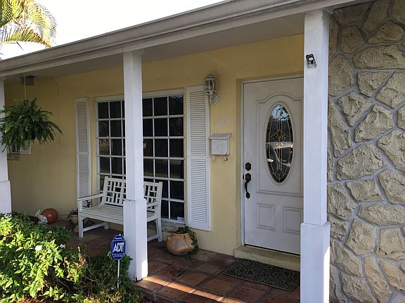 3rd image of 9262 SW 182nd St
