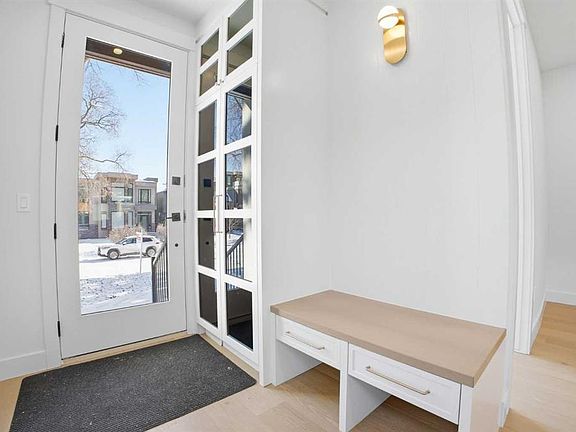 4th image of 2519 E 19a St SW