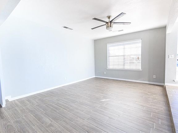 5th image of 10545 Breezeway Ave