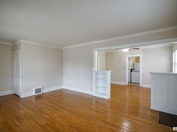 5th image of 511 W Loucks Ave