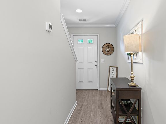 3rd image of 519 Truman Dr