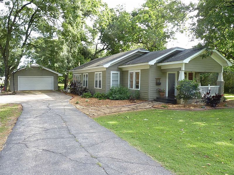 1st image of 964 Burt Dr