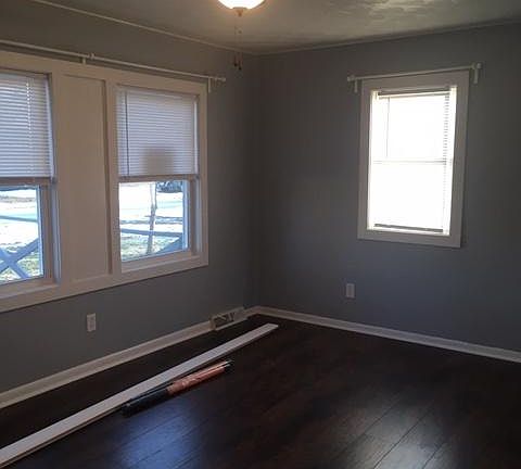 4th image of 9242 White St