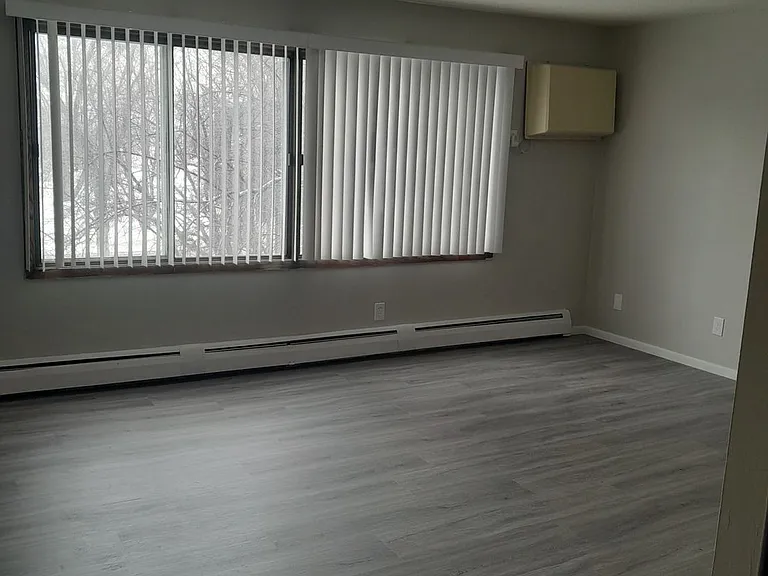 Evergreene Apartments — Photo 12