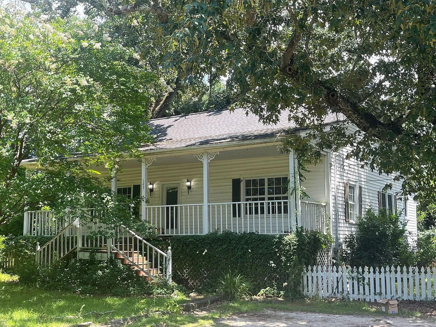 2 bed, 2.0 bath, 1800 sqft, $1,695 — Photo 1