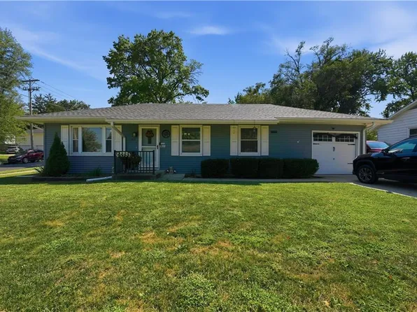 1703 Seneca St, Leavenworth, KS 66048