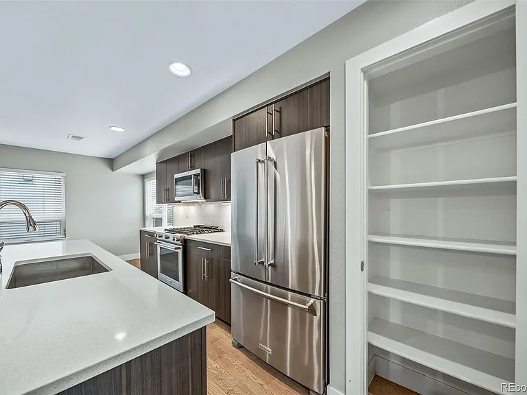 435 S Forest St #6 — Photo 20