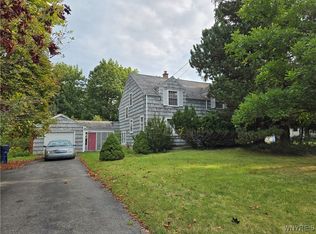 124 Garden Pkwy, Williamsville, NY 14221