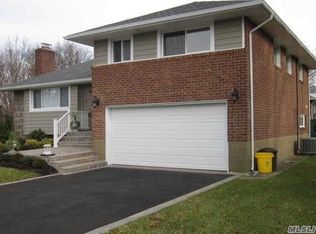 41 Eaton Rd, Syosset, NY 11791